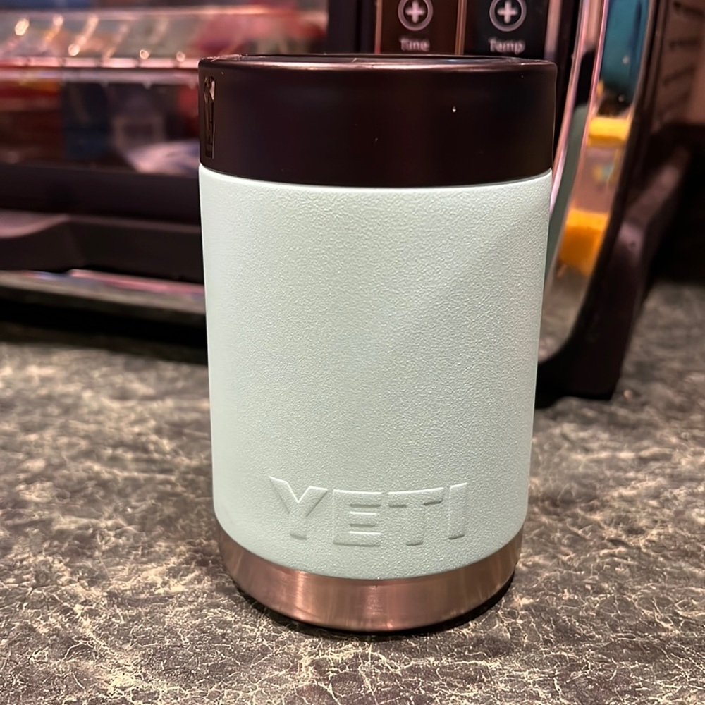Yeti can koozie